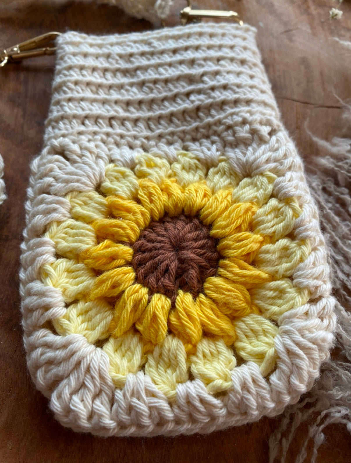 Gehäkelte Handytasche zum umhängen Sonnenblumenmuster