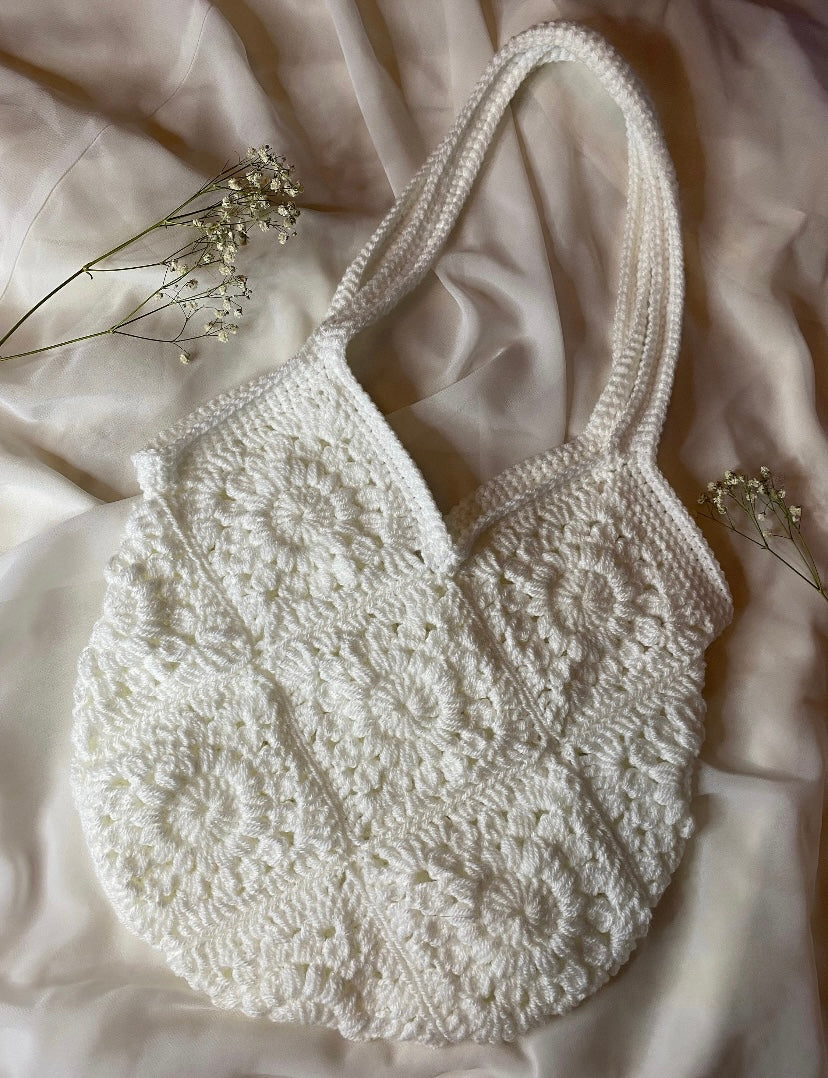 Tasche gehäkelt mit Blumenmuster